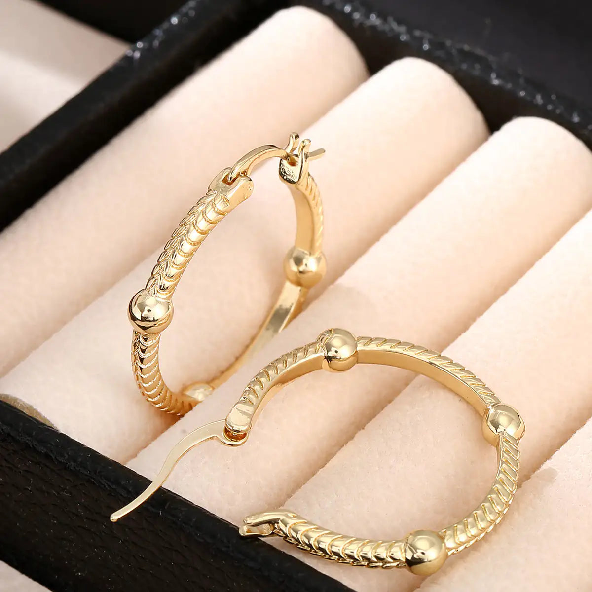 Retro Geometric Statement Hoop Earrings | Minimal Round Metal Earrings